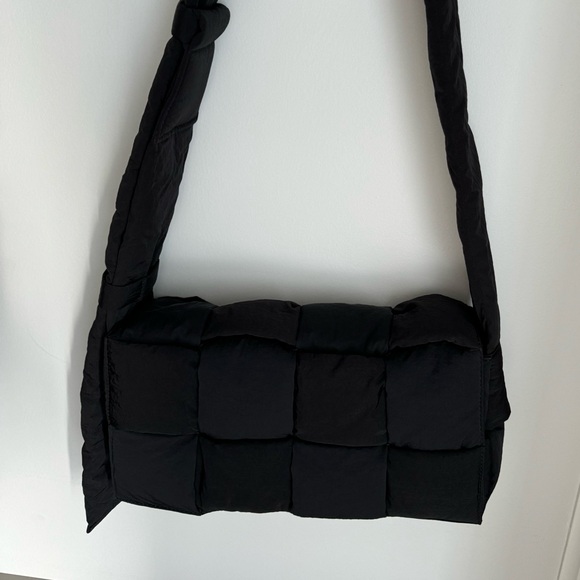 Bottega Veneta Tech Padded Cassette Cloth Crossbody Bag Black - Picture 8 of 8